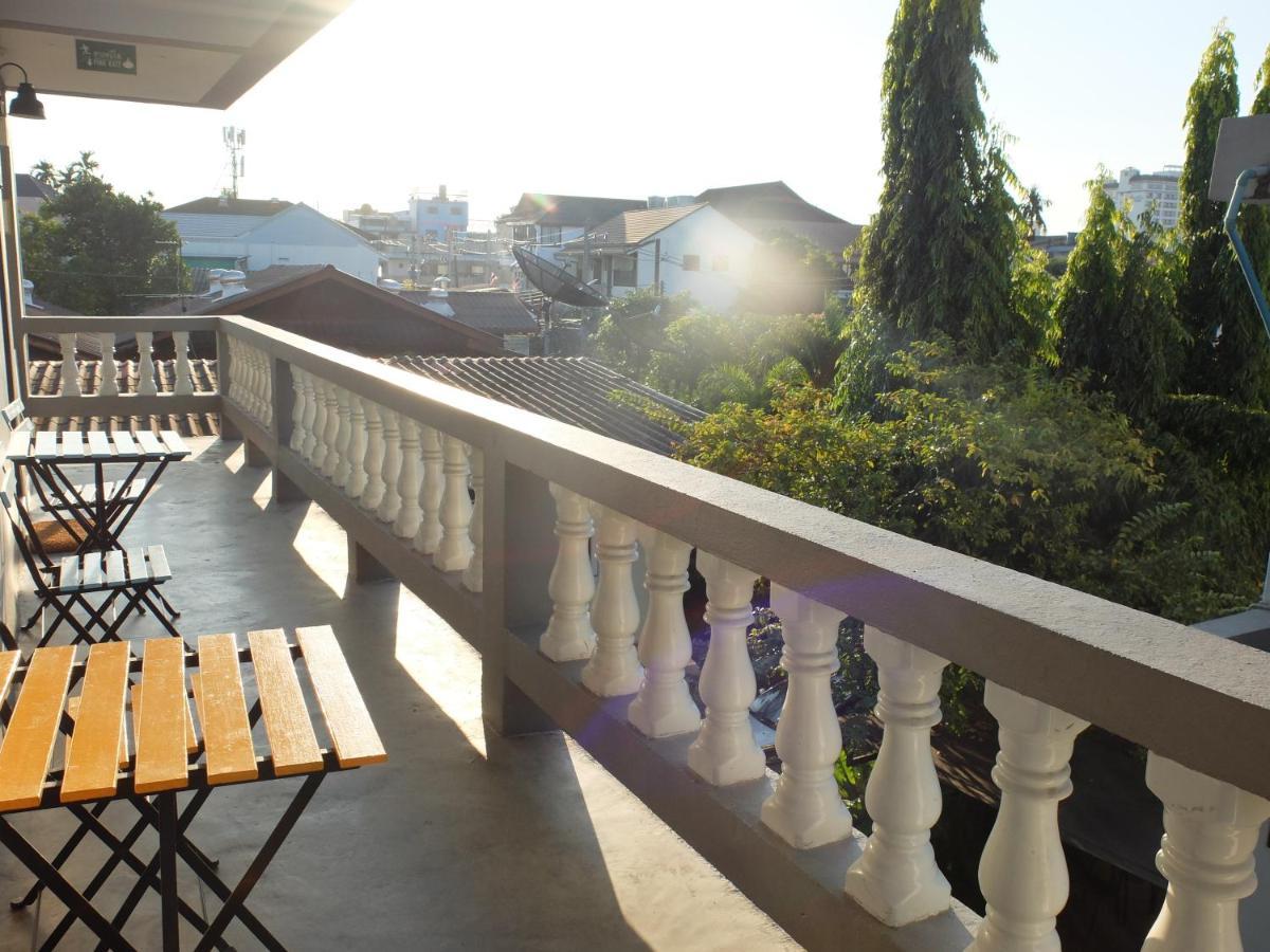 Sleep Guesthouse Chiang Mai Bagian luar foto